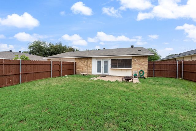5108 Shannon Drive, The Colony, TX 75056