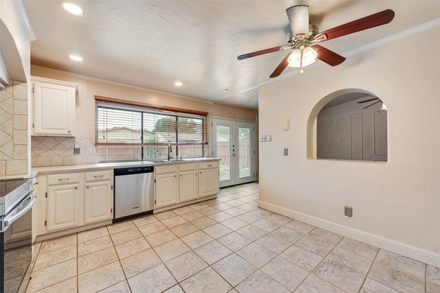 5108 Shannon Drive, The Colony, TX 75056