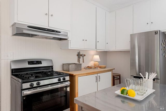 132 Meernaa Ave, Fairfax, CA 94930