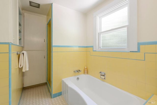 132 Meernaa Ave, Fairfax, CA 94930