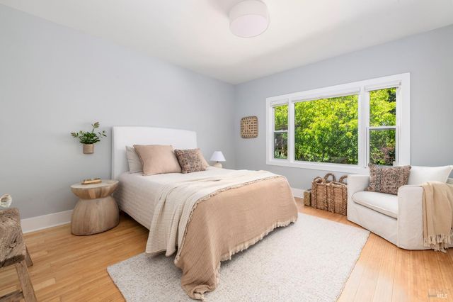 132 Meernaa Ave, Fairfax, CA 94930