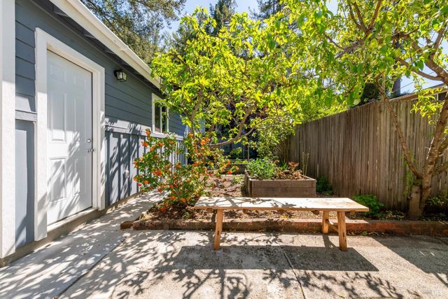 132 Meernaa Ave, Fairfax, CA 94930