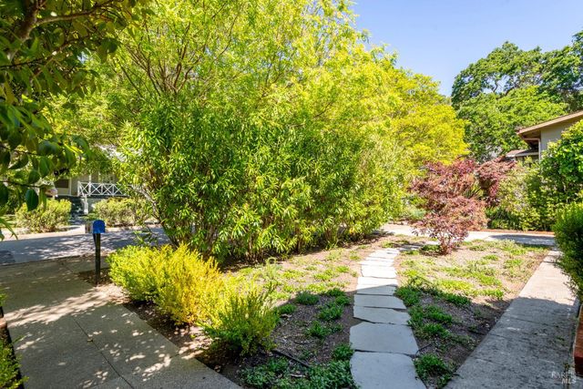 132 Meernaa Ave, Fairfax, CA 94930