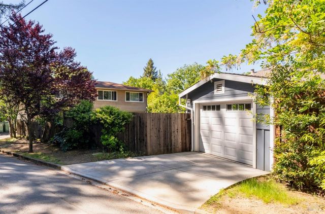 132 Meernaa Ave, Fairfax, CA 94930