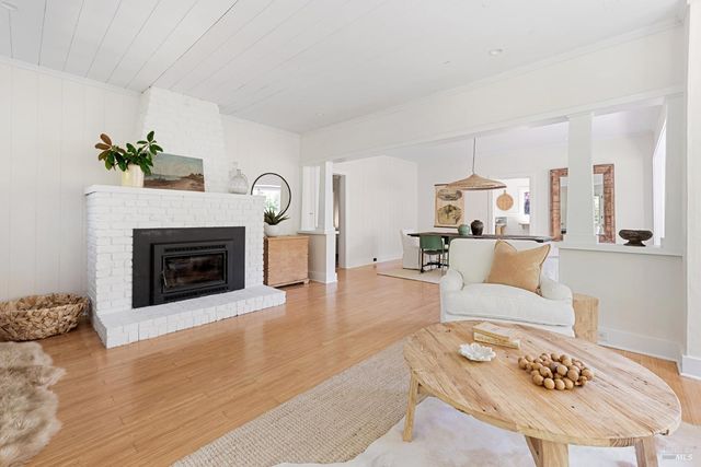 132 Meernaa Ave, Fairfax, CA 94930