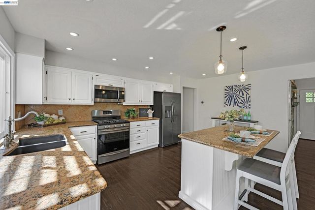 2264 Stonebridge Rd, Livermore, CA 94550