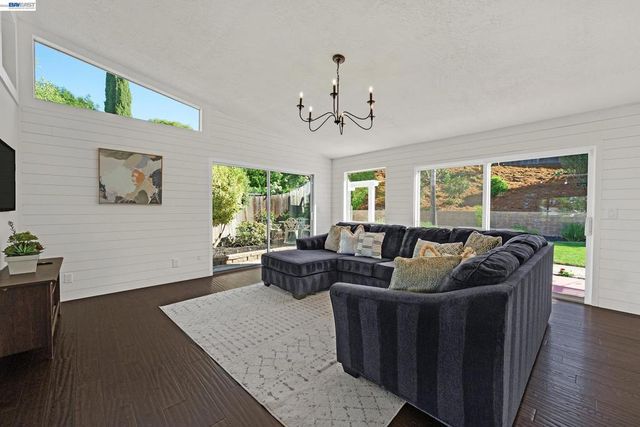 2264 Stonebridge Rd, Livermore, CA 94550