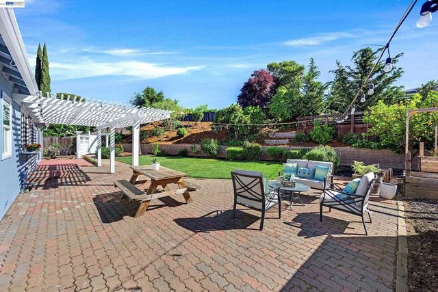 2264 Stonebridge Rd, Livermore, CA 94550