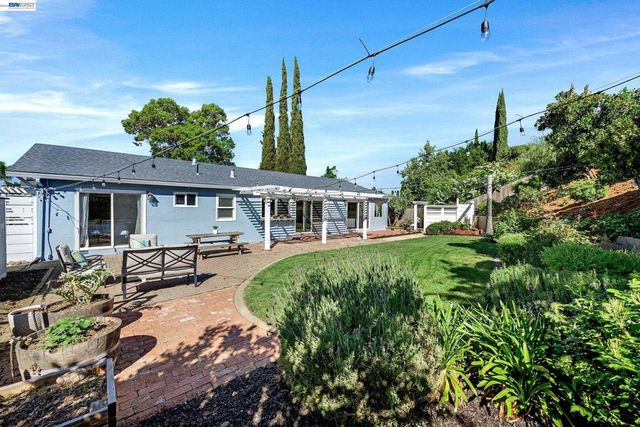 2264 Stonebridge Rd, Livermore, CA 94550