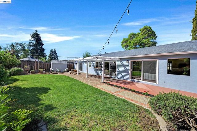 2264 Stonebridge Rd, Livermore, CA 94550