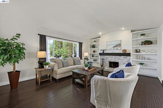 2264 Stonebridge Rd, Livermore, CA 94550