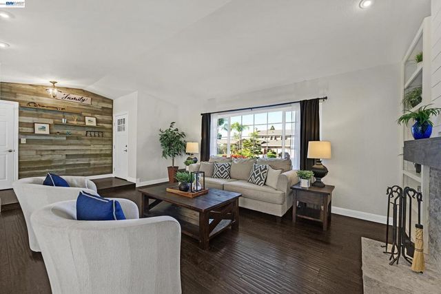 2264 Stonebridge Rd, Livermore, CA 94550