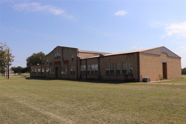 6005 FM 8, Desdemona, TX 76445