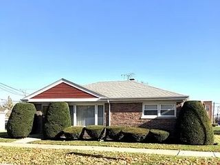 7458 W Touhy Avenue, Chicago, IL 60631