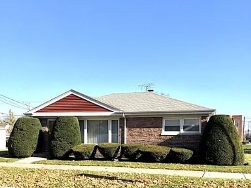 7458 W Touhy Avenue, Chicago, IL 60631