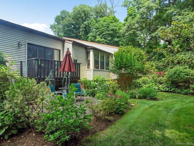 160 Dove Hill Drive, Manhasset, NY 11030