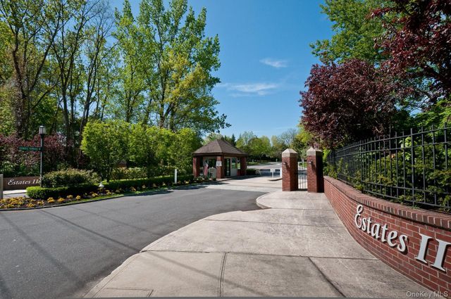 160 Dove Hill Drive, Manhasset, NY 11030