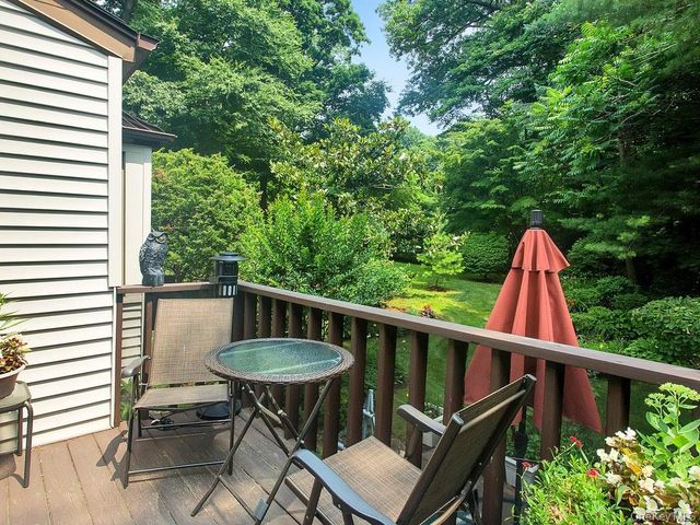 160 Dove Hill Drive, Manhasset, NY 11030