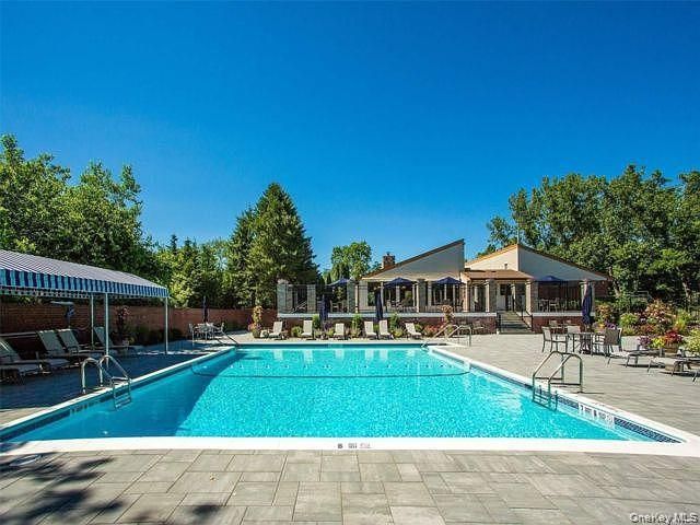 160 Dove Hill Drive, Manhasset, NY 11030