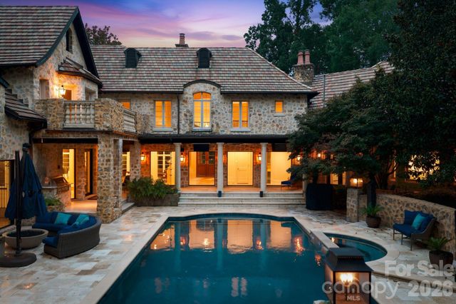 4231 Fox Brook Lane, Charlotte, NC 28211