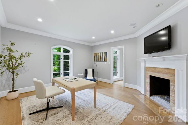 4231 Fox Brook Lane, Charlotte, NC 28211
