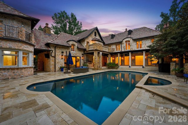 4231 Fox Brook Lane, Charlotte, NC 28211