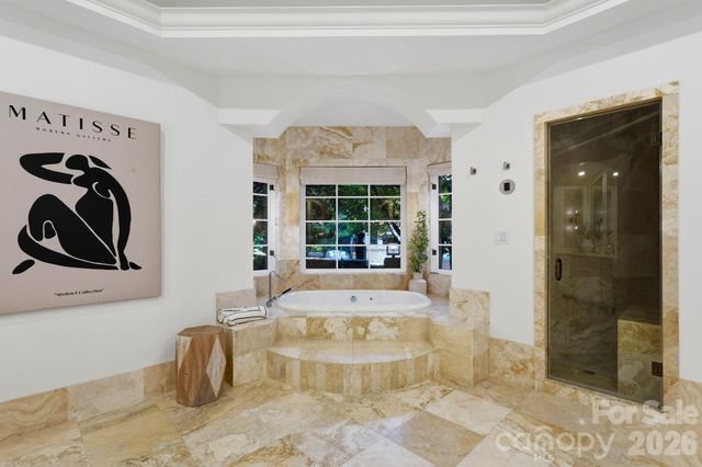 4231 Fox Brook Lane, Charlotte, NC 28211