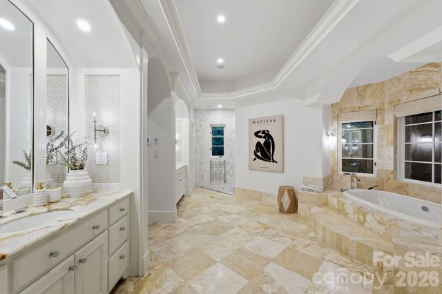 4231 Fox Brook Lane, Charlotte, NC 28211