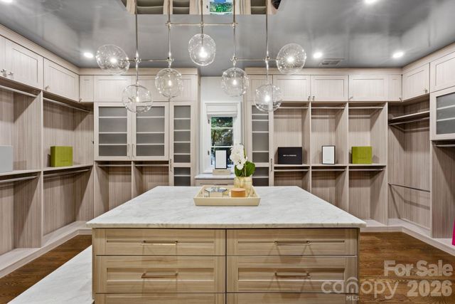 4231 Fox Brook Lane, Charlotte, NC 28211