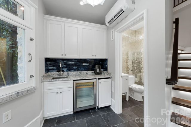 4231 Fox Brook Lane, Charlotte, NC 28211