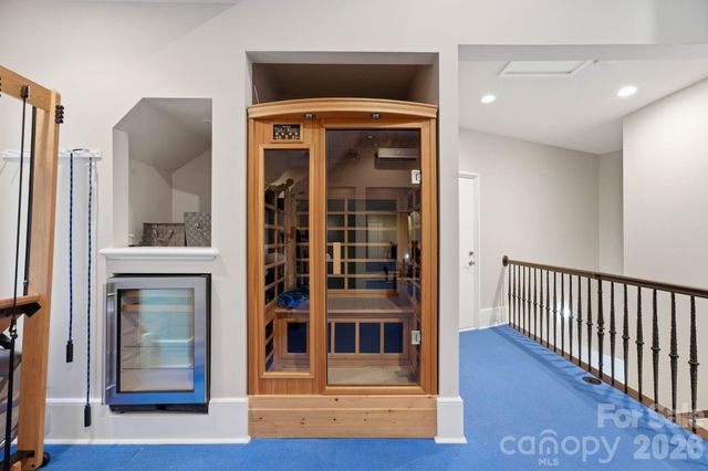 4231 Fox Brook Lane, Charlotte, NC 28211