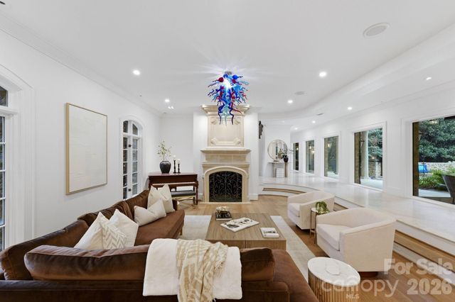 4231 Fox Brook Lane, Charlotte, NC 28211
