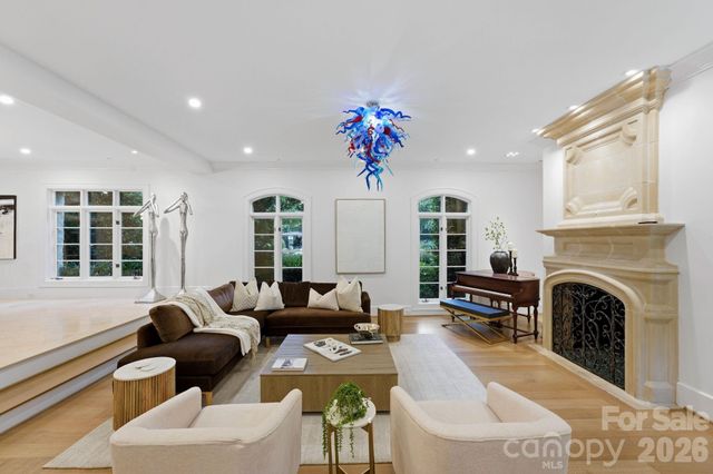 4231 Fox Brook Lane, Charlotte, NC 28211