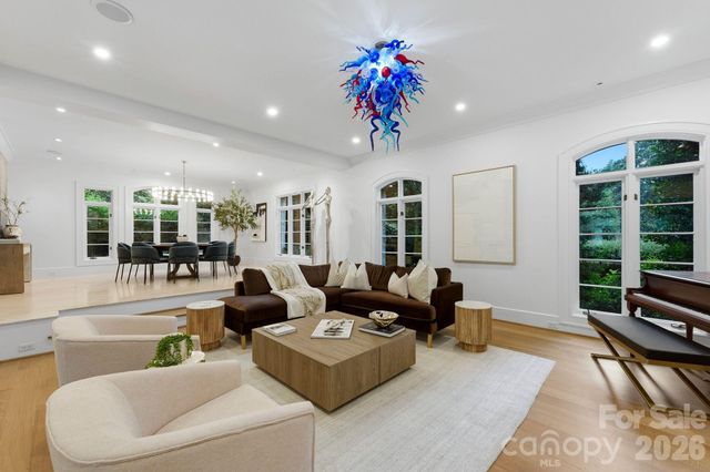 4231 Fox Brook Lane, Charlotte, NC 28211