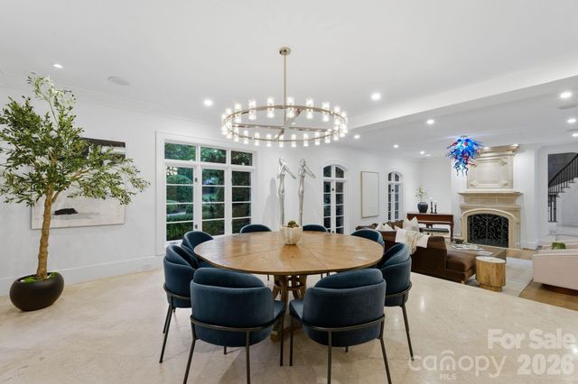 4231 Fox Brook Lane, Charlotte, NC 28211