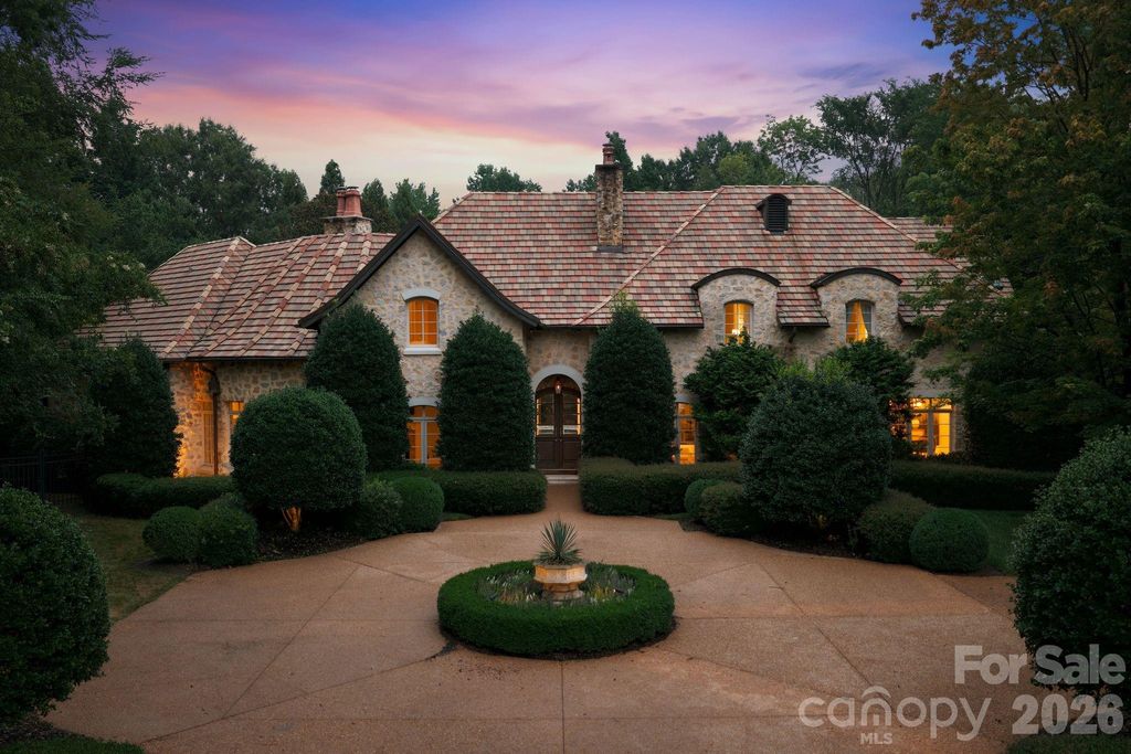 4231 Fox Brook Lane, Charlotte, NC 28211