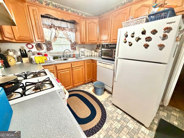 5750 Brenda Drive SW, Mableton, GA 30126