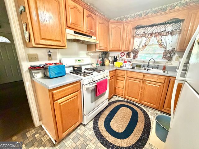 5750 Brenda Drive SW, Mableton, GA 30126