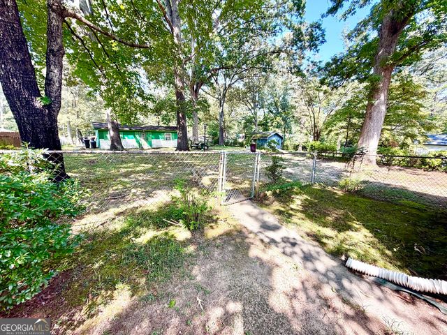 5750 Brenda Drive SW, Mableton, GA 30126