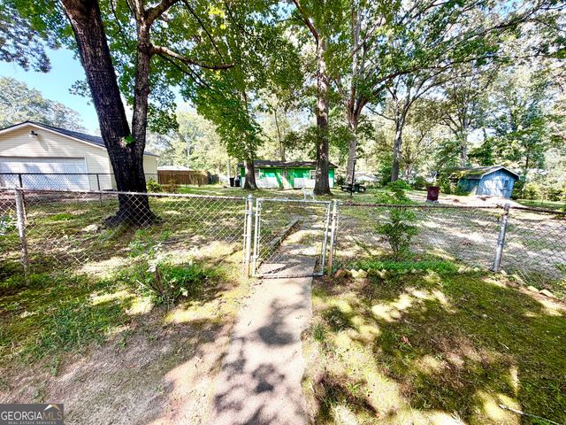 5750 Brenda Drive SW, Mableton, GA 30126