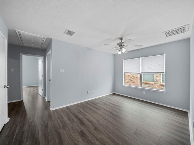 907 Jamie Drive, Grand Prairie, TX 75052