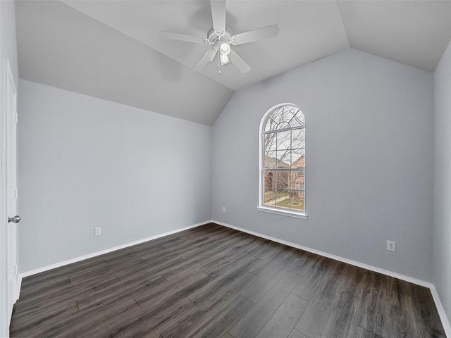 907 Jamie Drive, Grand Prairie, TX 75052