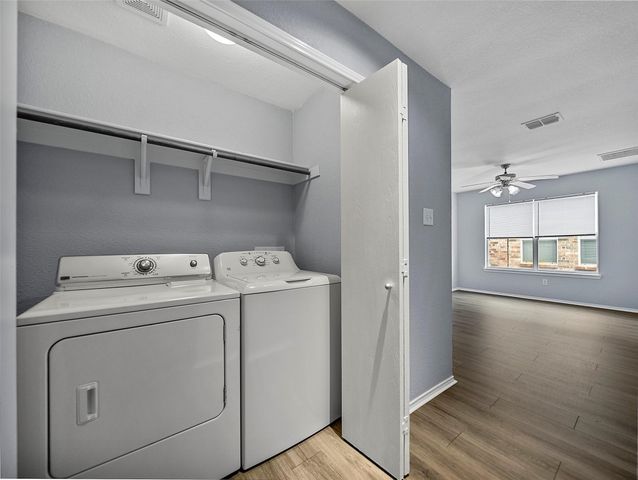 907 Jamie Drive, Grand Prairie, TX 75052