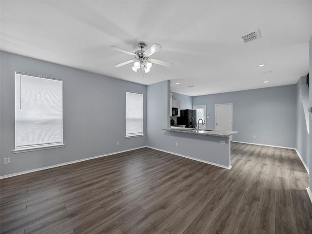 907 Jamie Drive, Grand Prairie, TX 75052