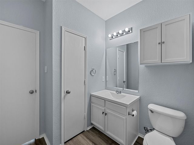 907 Jamie Drive, Grand Prairie, TX 75052