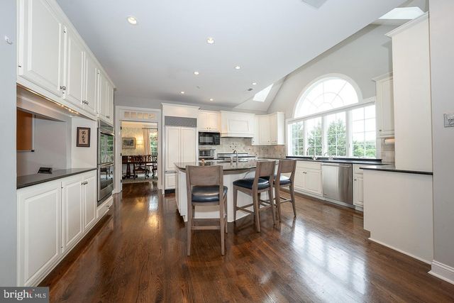 16 HARRISON DR, Newtown Square, PA 19073