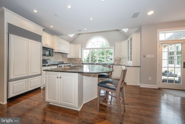 16 HARRISON DR, Newtown Square, PA 19073