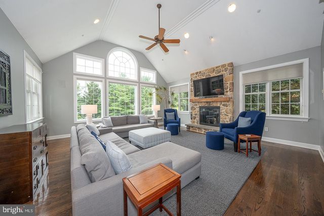 16 HARRISON DR, Newtown Square, PA 19073