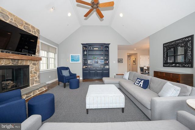 16 HARRISON DR, Newtown Square, PA 19073