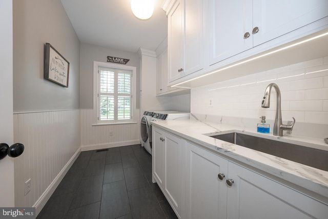 16 HARRISON DR, Newtown Square, PA 19073
